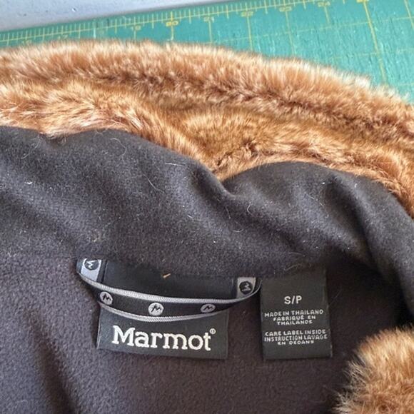 Marmot Pink Vest Brown Faux Fur Trim Zip Front Women’s Size Small S - Picture 3 of 6
